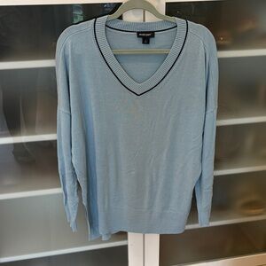 Studio Park by Amy Stran Women's Light Blue V-Neck Sweater w/ navy hearts /trim